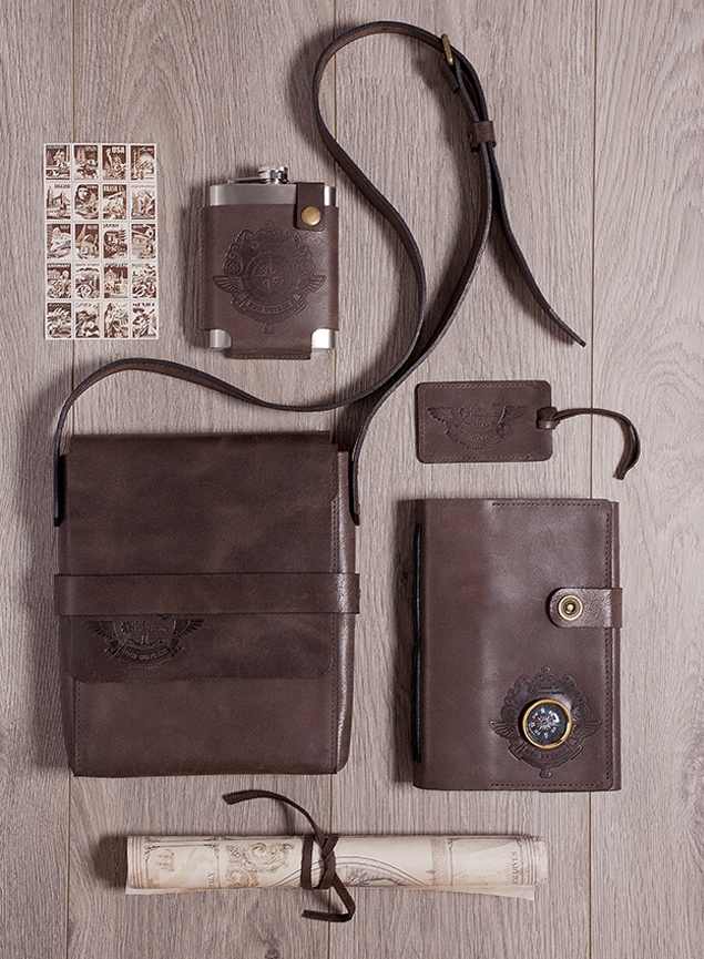 銀行圣誕禮物-郵票與皮革產品包裝盒設計